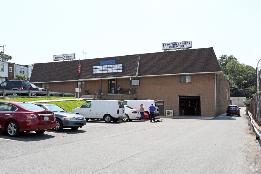 Primary Photo Of 13-19 Macdade Blvd, Collingdale Light Distribution For Lease