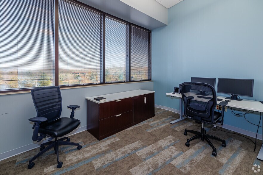 More Photos Of 2095 Lakeside Centre Way, Knoxville Office For Lease