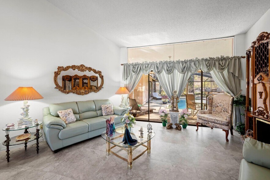 More Photos Of 2501 E Diana St, Tampa Office Residential For Sale