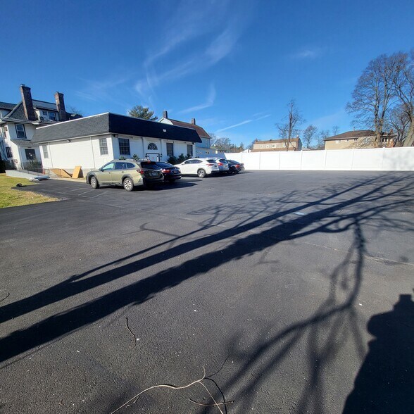 More Photos Of 64 Hilton Ave, Hempstead Office Residential For Lease