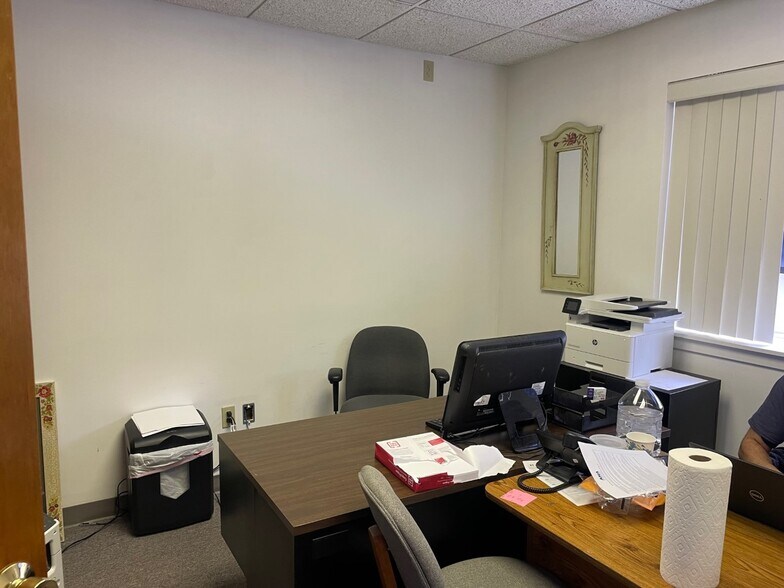 More Photos Of 200 Corporate Cir, Toms River Warehouse For Lease