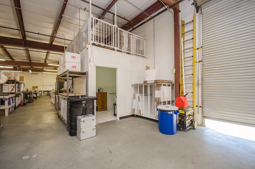 More Photos Of 121 N Dillon Ave, San Jacinto Warehouse For Sale