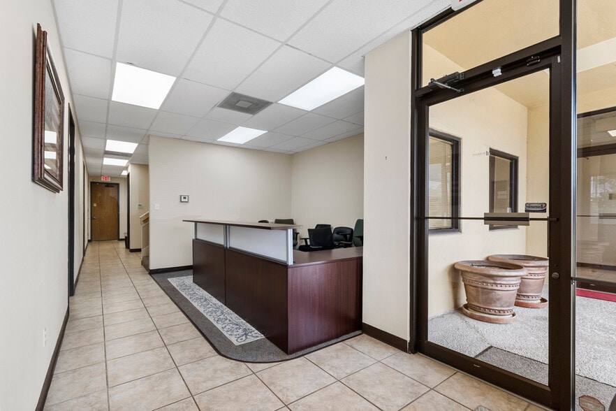 More Photos Of 25349-25351 Borough Park Dr, Spring Light Manufacturing For Sale