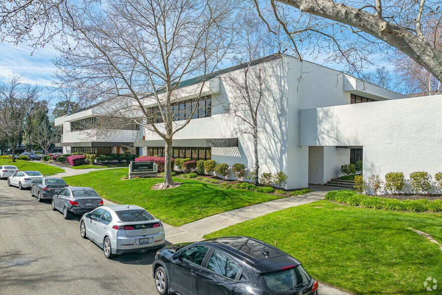 More Photos Of 1451 River Park Dr, Sacramento Office For Lease