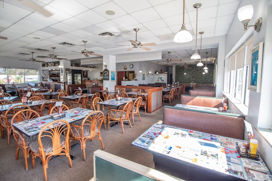 More Photos Of 1130 N Tamiami Trl, North Fort Myers Restaurant For Sale