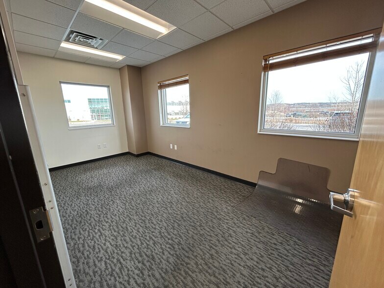 More Photos Of 3841 Merchant St, Madison Truck Terminal For Sale