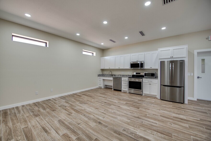 More Photos Of 1714 N FM 1788, Midland Warehouse For Lease