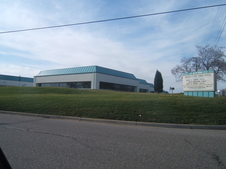 Primary Photo Of G4007 W Court St, Flint Medical For Sale