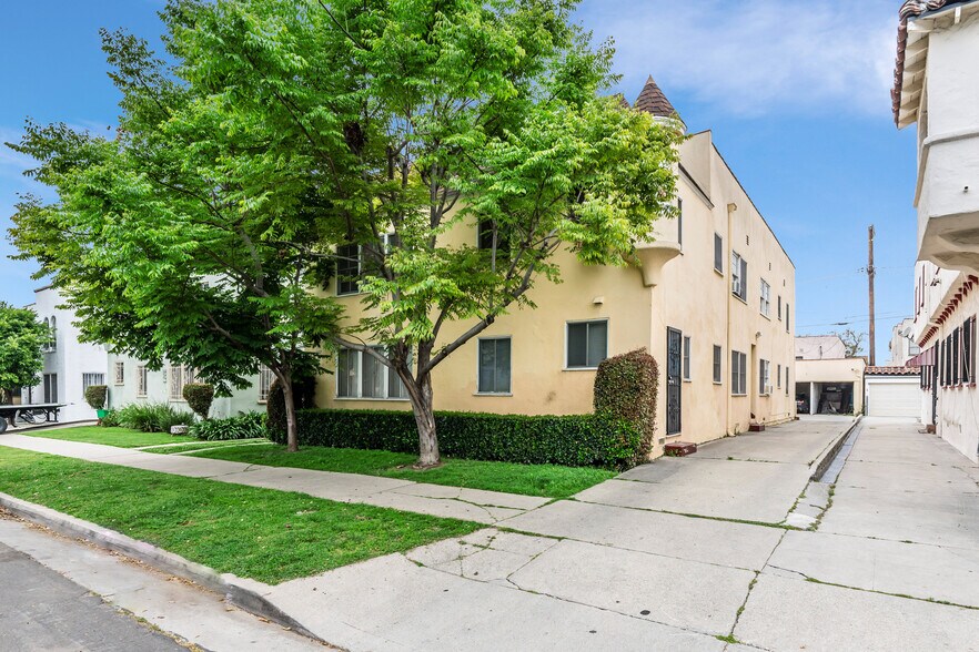 More Photos Of 445 N Spaulding Ave, Los Angeles Apartments For Sale