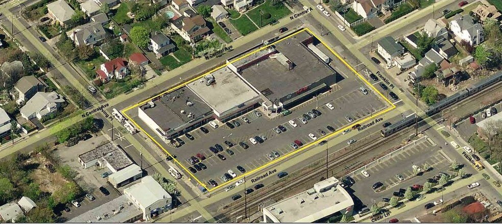 More Photos Of 1000-1030 Railroad Ave, Woodmere Storefront For Lease