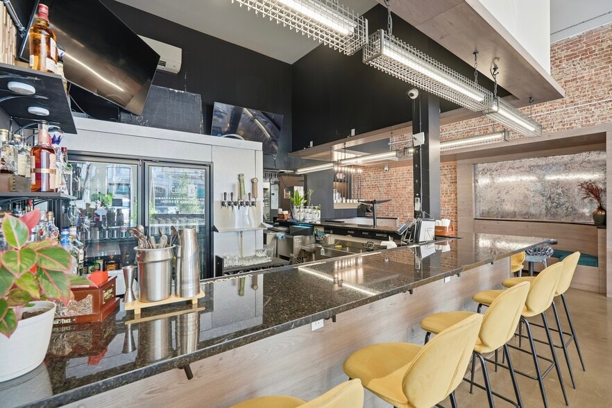 More Photos Of 1021-1029 Park St, Jacksonville Storefront For Lease