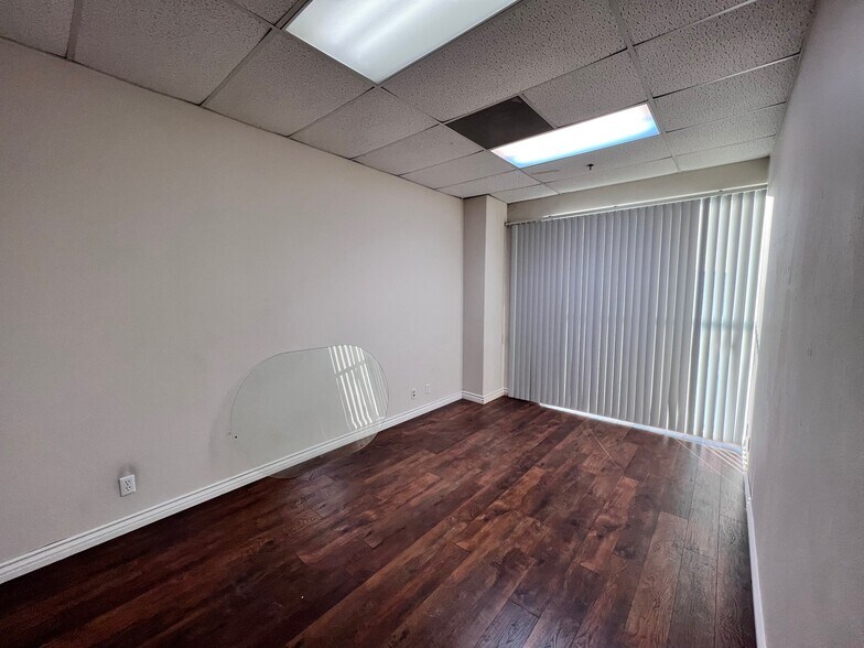 More Photos Of 1046 Calle Recodo, San Clemente Research And Development For Sale