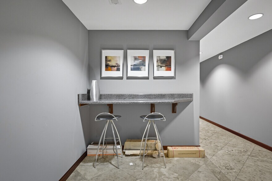 More Photos Of 1622 W Main St, Richmond Storefront Retail Office For Sale