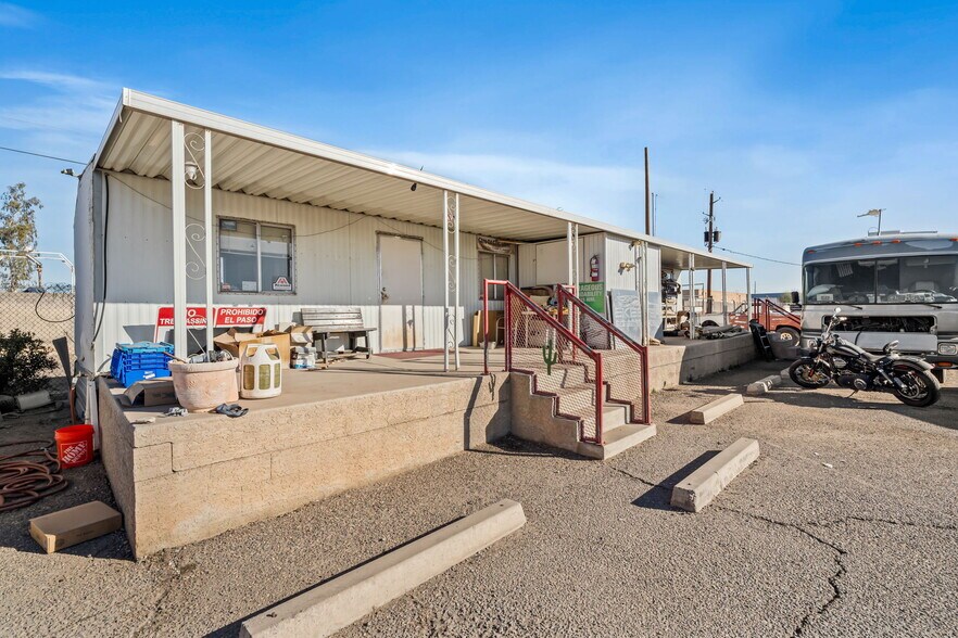More Photos Of 7659 W Hatcher Rd, Peoria Warehouse For Sale