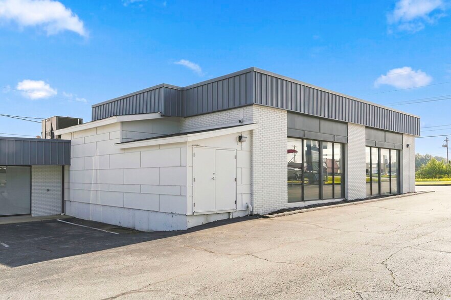 More Photos Of 5601 S Campbell Ave, Springfield General Retail For Sale