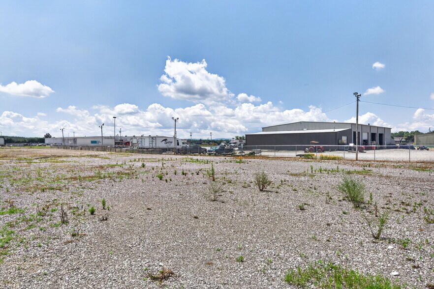 More Photos Of 109 Tabor Dr, Crossville Industrial For Sale