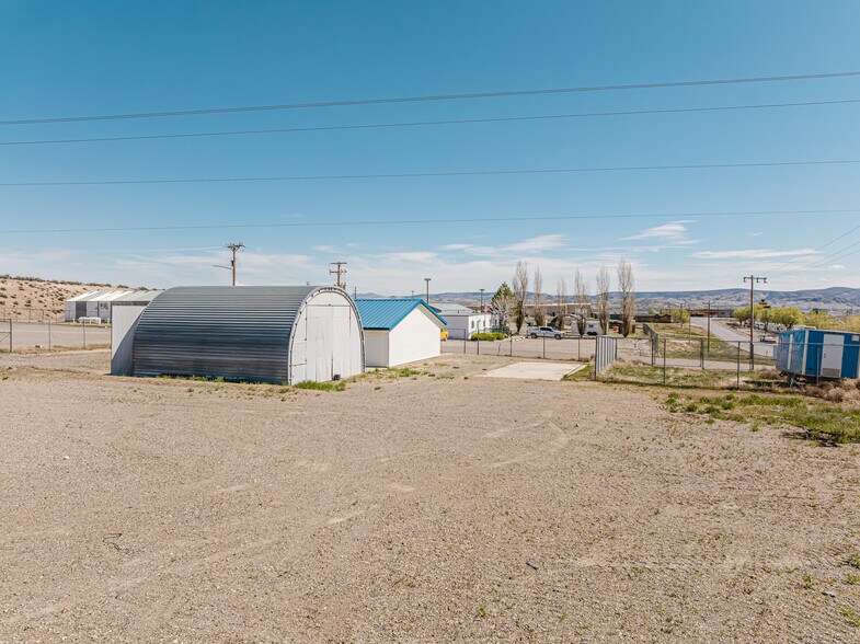 More Photos Of 824 Poplar St, Carlin Industrial For Sale