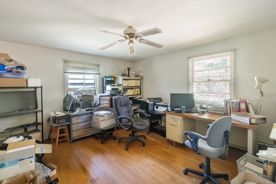 More Photos Of 1158 Valley Rd, Stirling Specialty For Sale