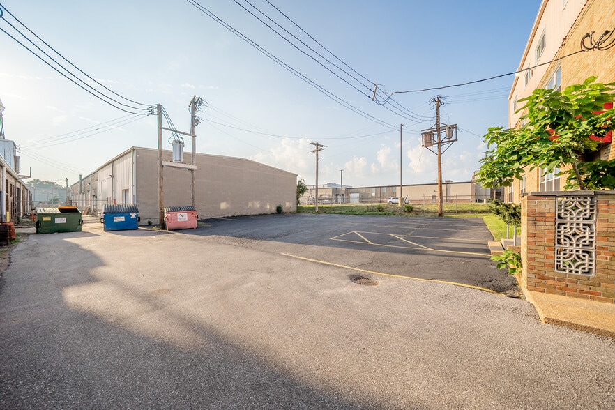 More Photos Of 1327-1331 Macklind Ave, Saint Louis Office For Sale