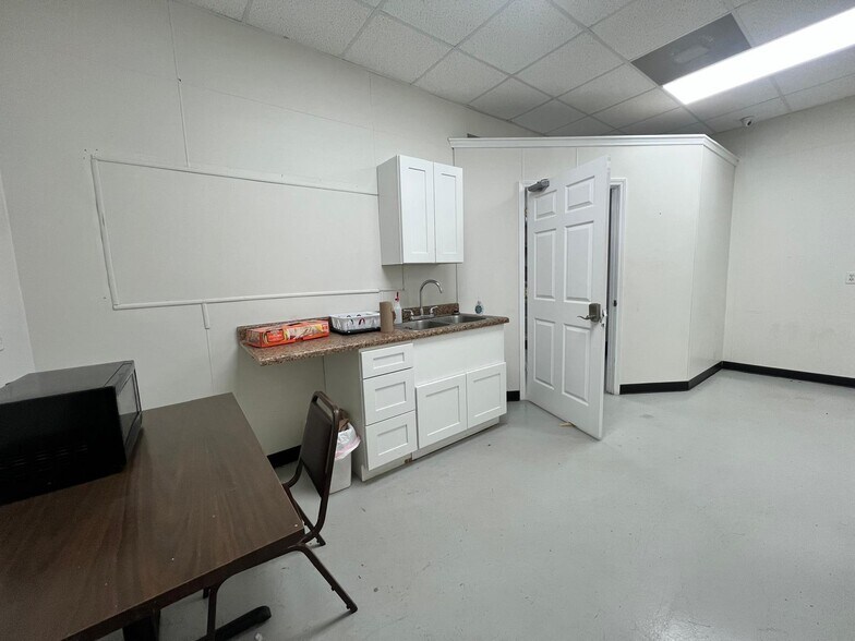 More Photos Of 1314 N Van L Mungo Blvd, Pageland Storefront Retail Office For Sale