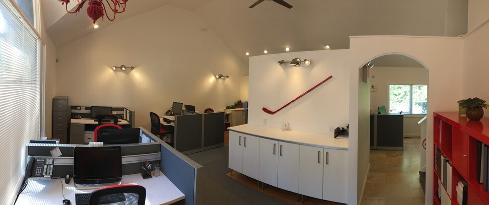 More Photos Of 1223 Walnut St, Cary Office For Lease