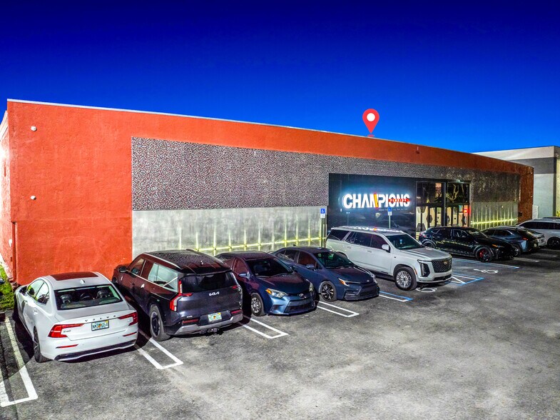 More Photos Of 1360 NW 88th Ave, Doral Bar For Sale