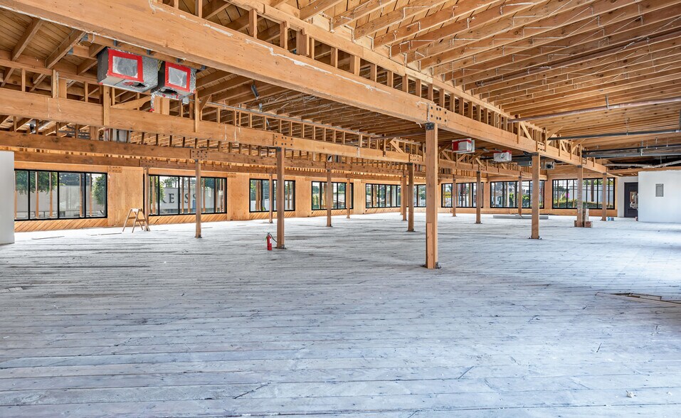 More Photos Of 501-511 N La Cienega Blvd, West Hollywood Storefront Retail Office For Lease