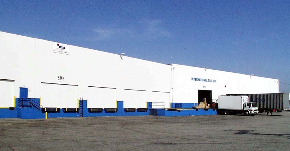 More Photos Of 4270-4310 S Maywood Ave, Vernon Warehouse For Lease