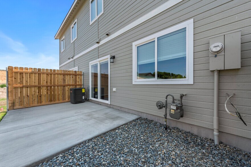 More Photos Of 560 Park Springs Ave, Baker City Apartments For Sale