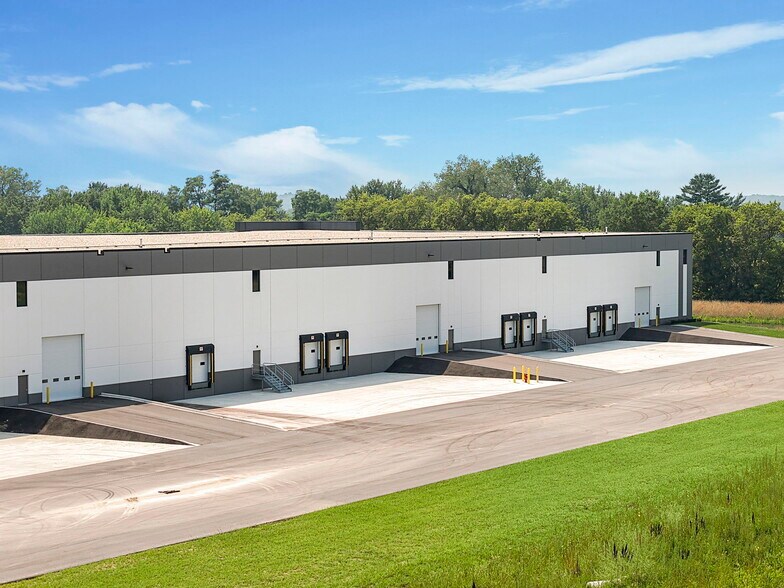 More Photos Of 4410 Daentl Rd, Deforest Industrial For Lease