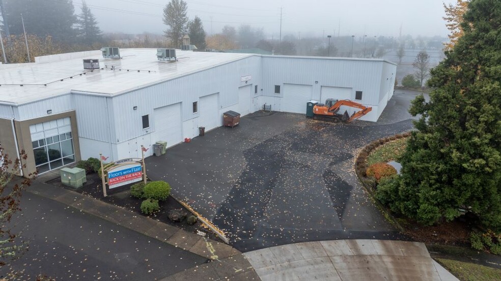 Primary Photo Of 2820 SE 58th Ct, Hillsboro Light Distribution For Lease