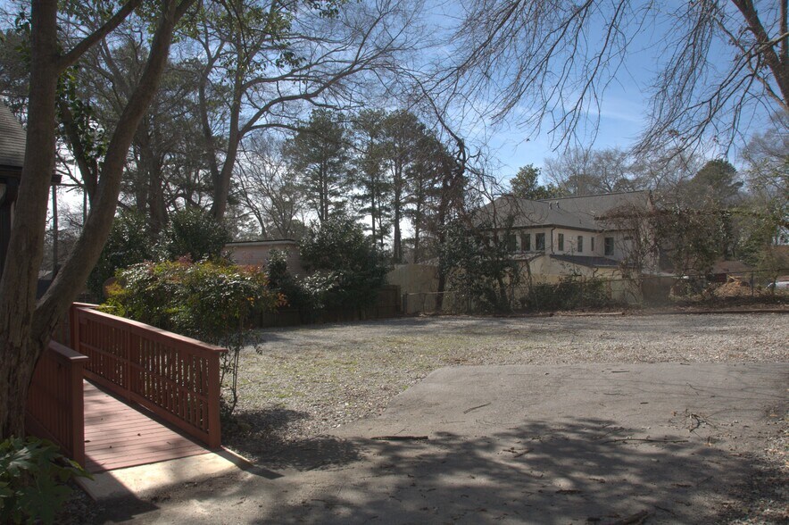More Photos Of 4118 Clairmont Rd, Chamblee Medical For Sale