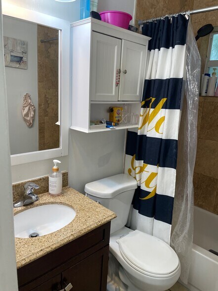 More Photos Of 2200 SW 42nd Ave, Fort Lauderdale Multifamily For Sale