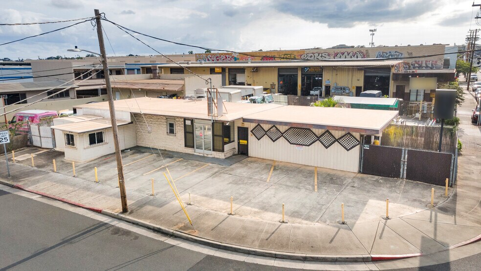 More Photos Of 94-172 Leoleo St, Waipahu Restaurant For Sale