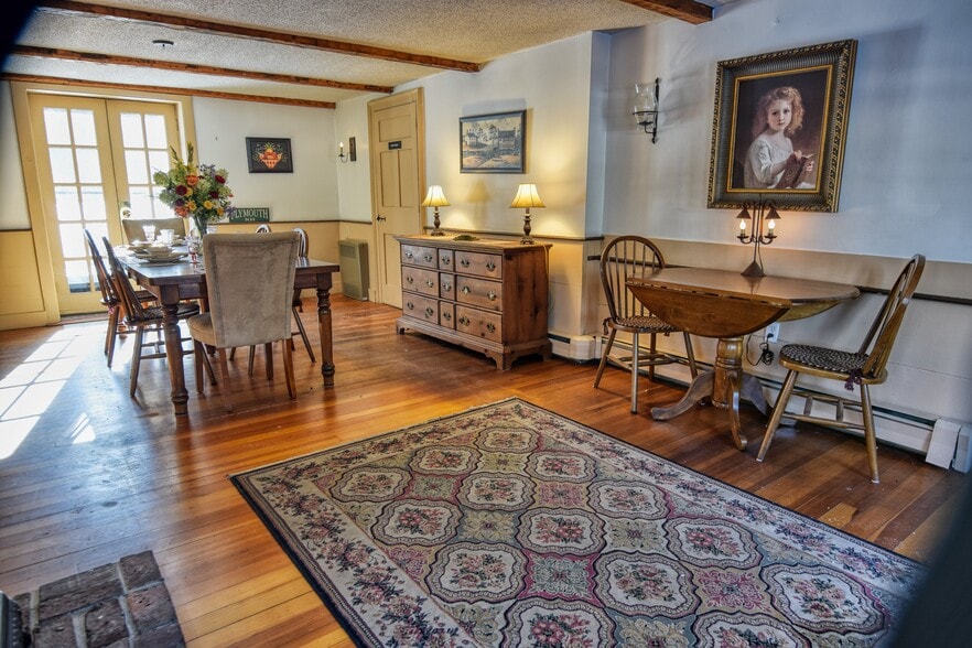 More Photos Of 27 Route 25, Plymouth Hospitality For Sale