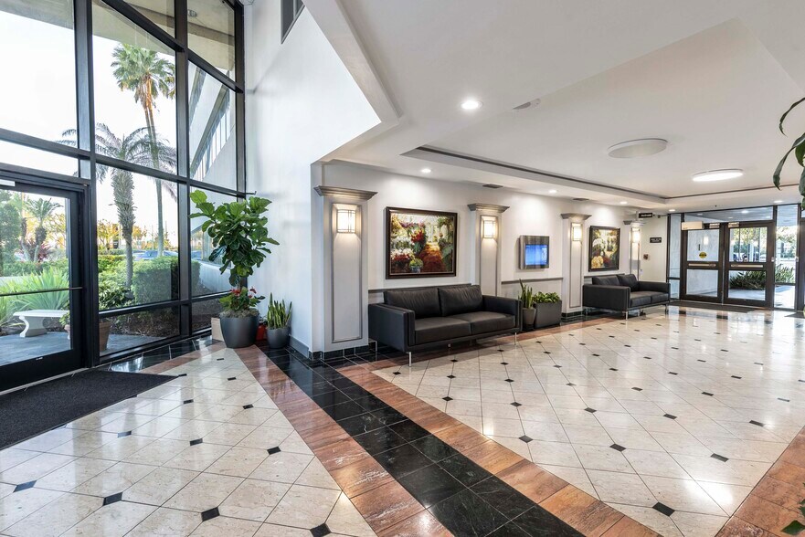 More Photos Of 5750 Major Blvd, Orlando Unknown For Lease