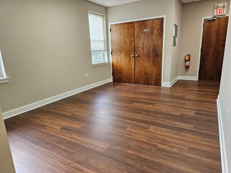 More Photos Of 1221 N Church St, Moorestown Medical For Lease