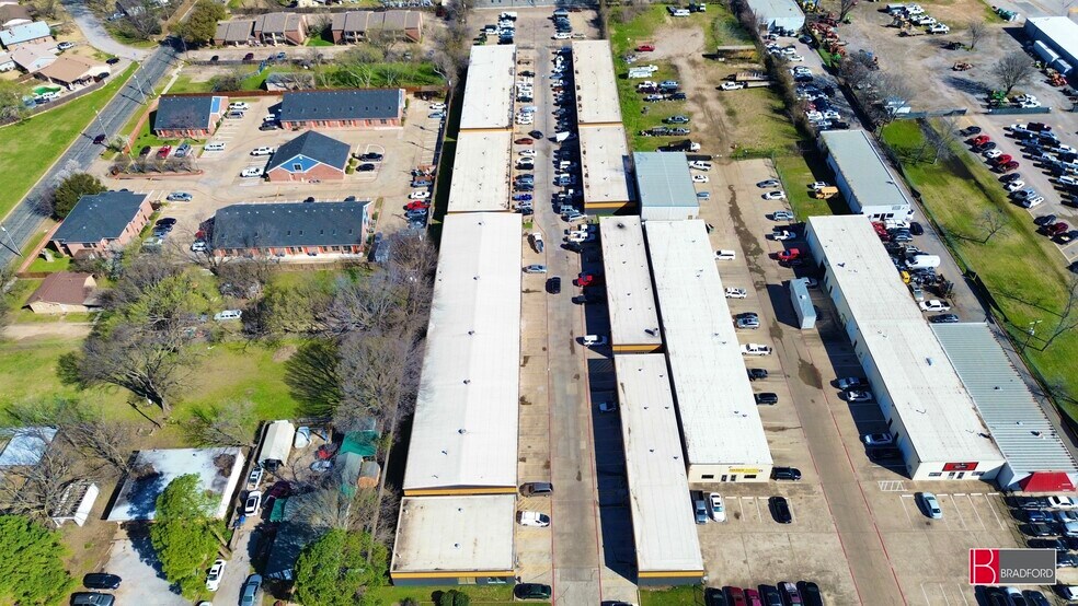 More Photos Of 1229 Colorado Ln, Arlington Unknown For Lease