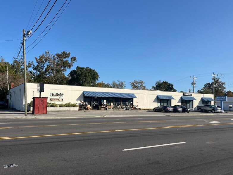 More Photos Of 3405 Market St, Wilmington Freestanding For Sale