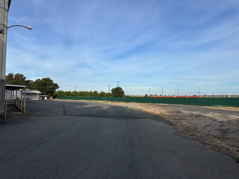 More Photos Of 2812 Hegan Ln, Chico Light Distribution For Lease