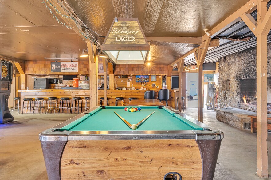 More Photos Of 1020 Sharon Rd, Beaver Restaurant For Sale