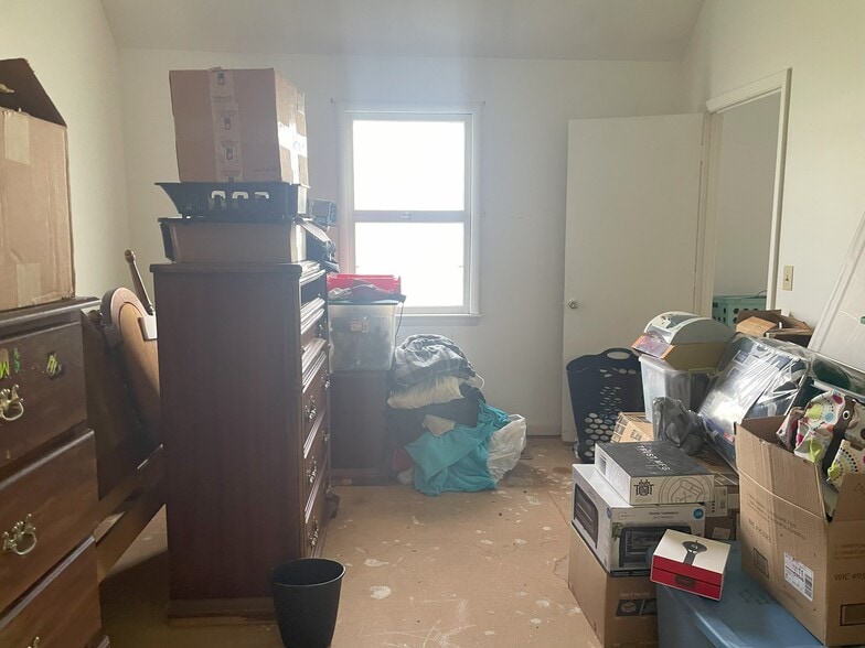 More Photos Of 203 Henderson St, Richlands Flex For Sale