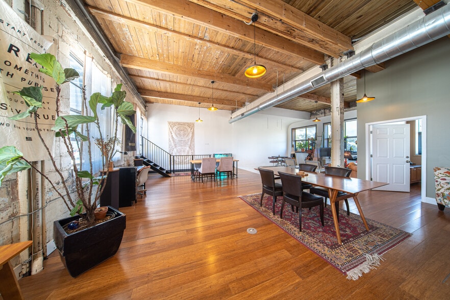 More Photos Of 2831 E Grand Blvd, Detroit Warehouse For Sale