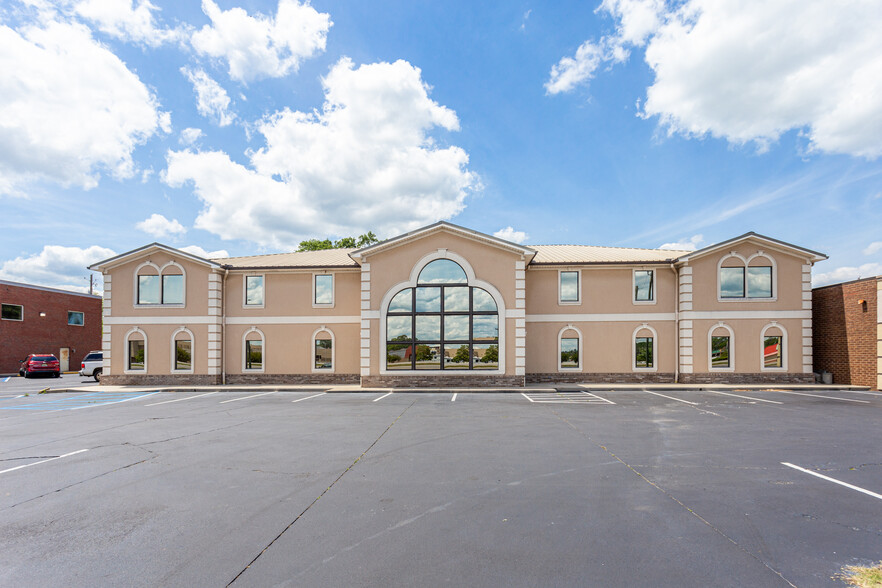 Primary Photo Of 620 Quintard Dr, Oxford Medical For Lease