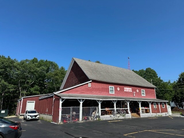 More Photos Of 17 Central Square Hwy, Troy Freestanding For Lease