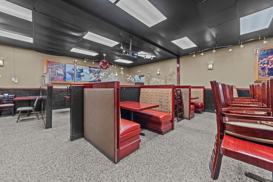 More Photos Of 607 S Main St, King Unknown For Lease