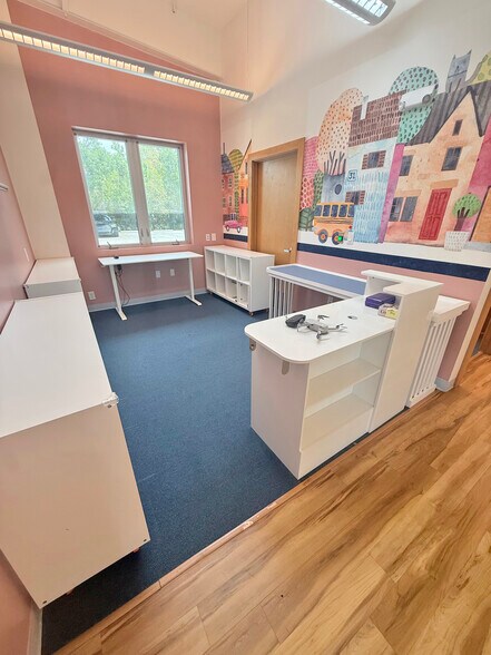 More Photos Of 6051 Bayshore Dr, Naples Daycare Center For Sale