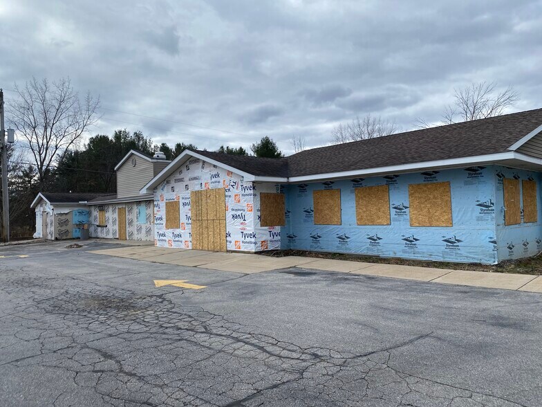 More Photos Of 201 W Saginaw Rd, Sanford Freestanding For Sale