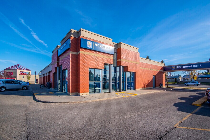 More Photos Of 15630 87th Ave NW, Edmonton Storefront For Lease