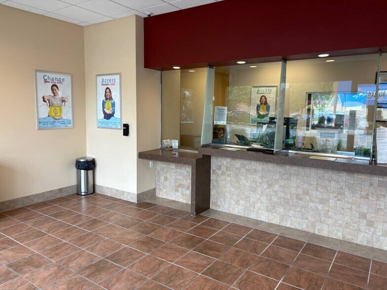 More Photos Of 22444 Lougheed Hwy, Maple Ridge General Retail For Lease